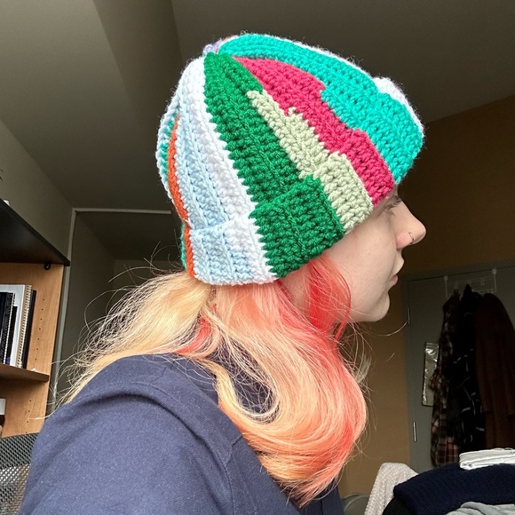 🔅2/$20🔅 Scrappy Handmade Crochet Beanie or Toque - Picture 6 of 6